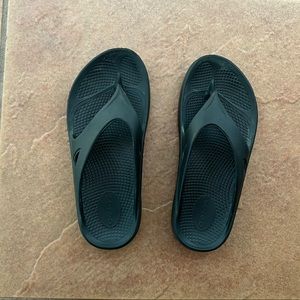 Oofos ooriginal thong sandals - black